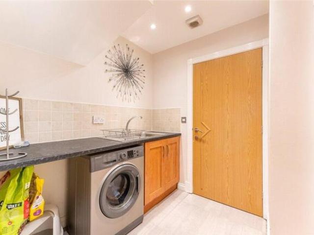 Townhouse for sale in Bradford, West Yorkshire