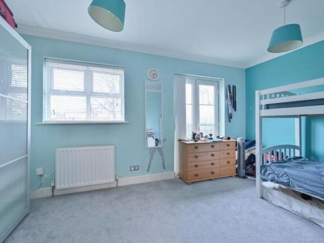 Townhouse for sale in North Watford, Hertfordshire