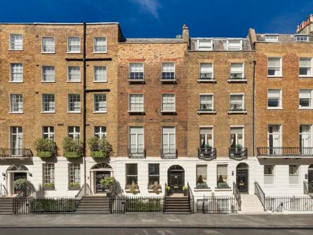 Townhouse for sale in Belgravia, Greater London