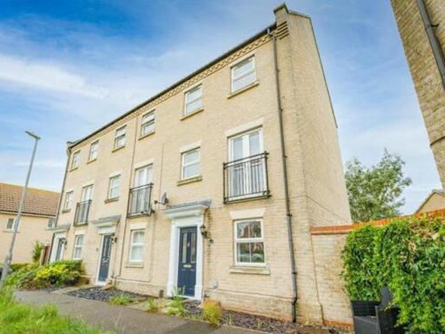House for sale in Dale Hill, Essex
