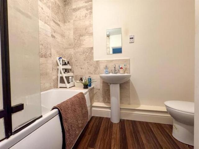 Townhouse for sale in Pinfold, Leicestershire