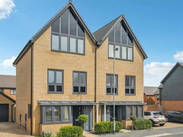 House for sale in Dunstable, Bedfordshire