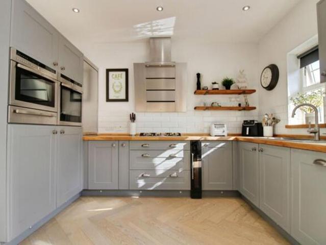 Townhouse for sale in Swindon