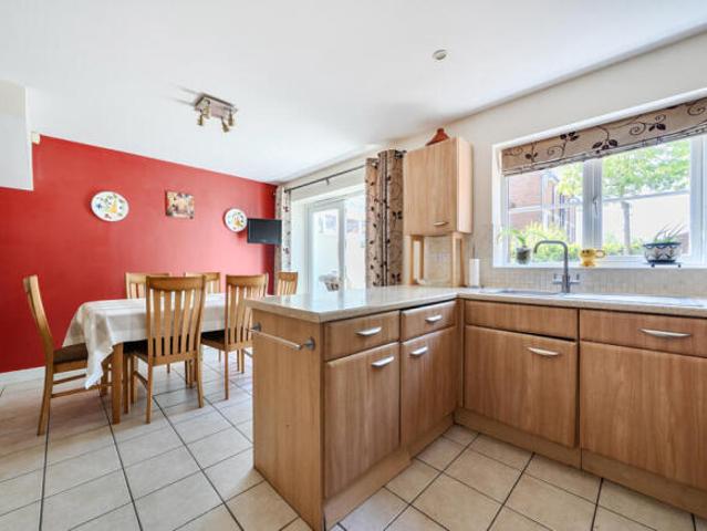Townhouse for sale in Barming, Midway