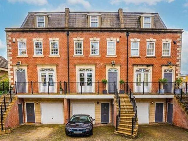 House for sale in Gerrards Cross, Denham