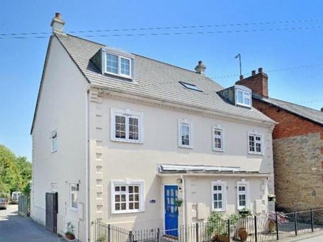 House for sale in Brompton, Gillingham