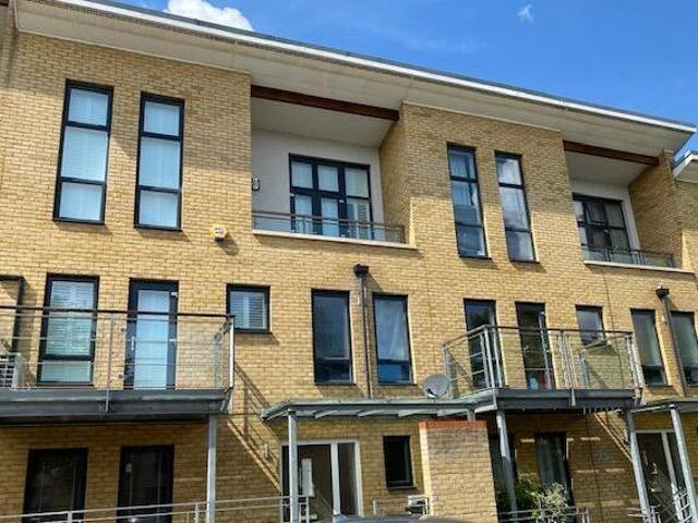House for sale in Greenhithe, Dartford