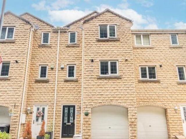 House for sale in Halifax, West Yorkshire