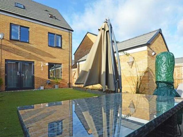 House for sale in Hampton Green, Cambridgeshire