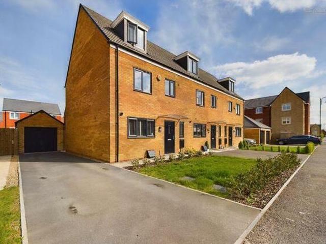 House for sale in Hampton Green, Cambridgeshire