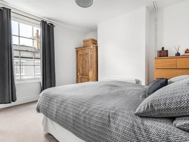 Townhouse for sale in Arbury, Cambridgeshire