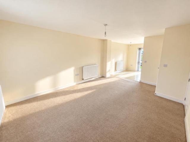 Townhouse for sale in Peterborough, Cambridgeshire and Peterborough