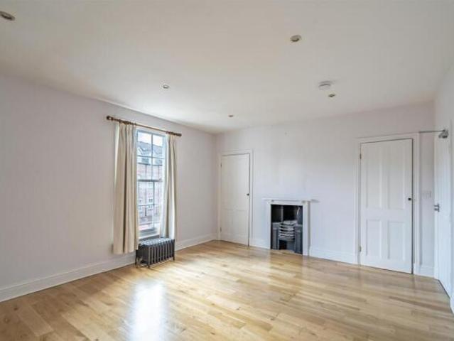 Townhouse for sale in Holgate, High Field