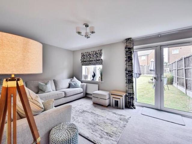 Townhouse for sale in Oad Street, Kent
