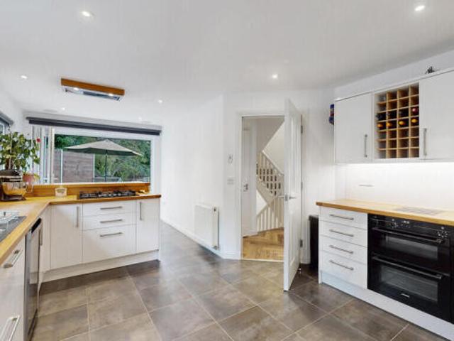 Townhouse for sale in Bearsden, Scotland