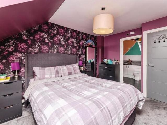 Townhouse for sale in Tatham, Bare