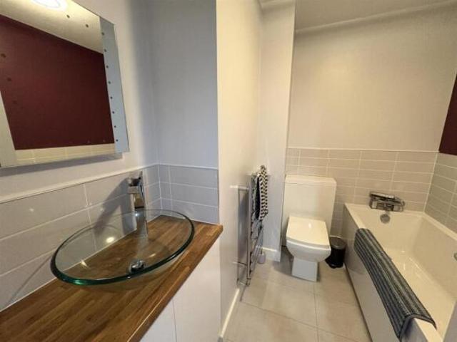 Townhouse for sale in Baildon, West Yorkshire