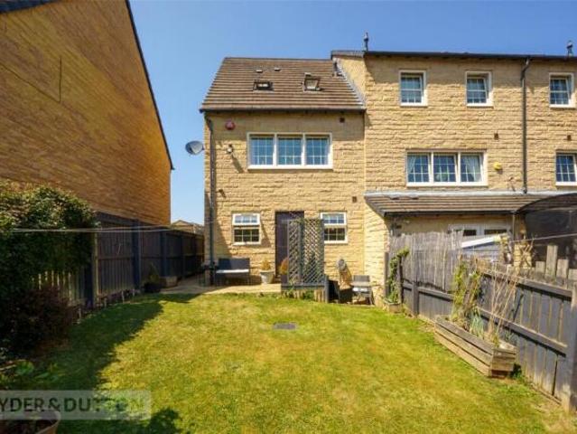 Townhouse for sale in Sheepridge, Huddersfield