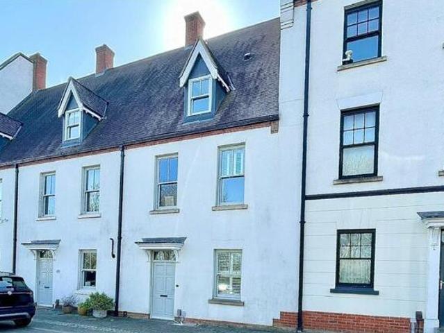 House for sale in Northampton, Northamptonshire