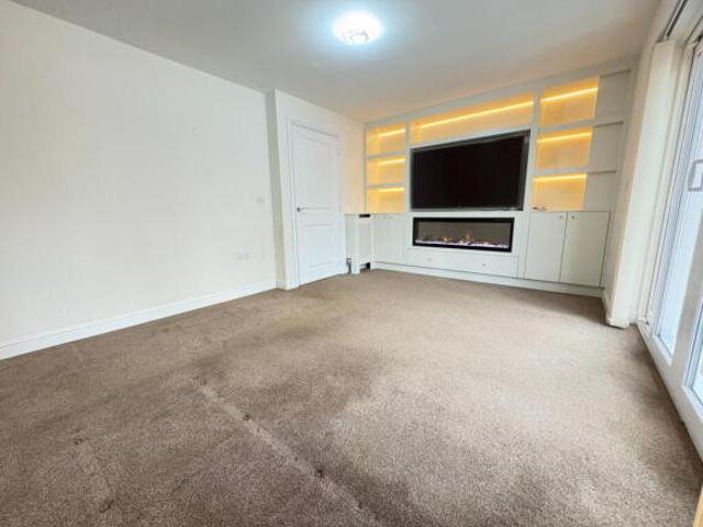 Townhouse for sale in Bilston, West Midlands