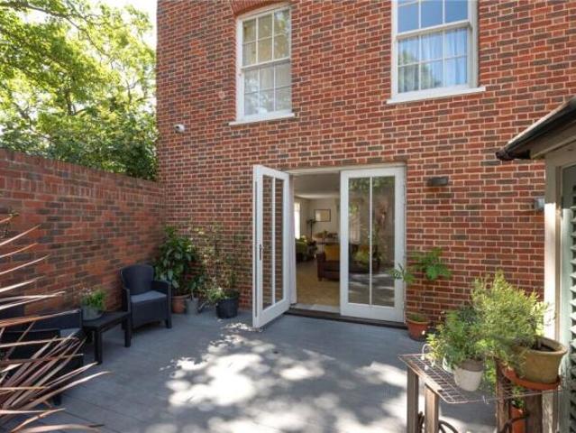 Townhouse for sale in The King's Mile, The Bridge
