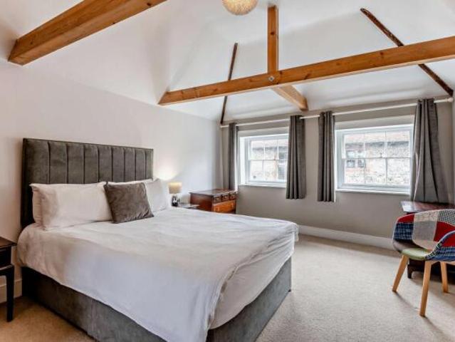 Townhouse for sale in The Bridge, Kent
