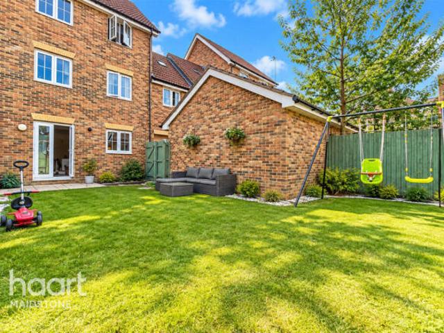 Townhouse for sale in Tovil, Maidstone