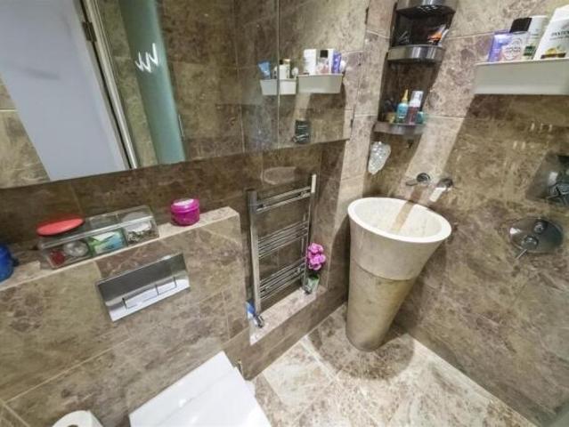 Townhouse for sale in Hayes, Greater London
