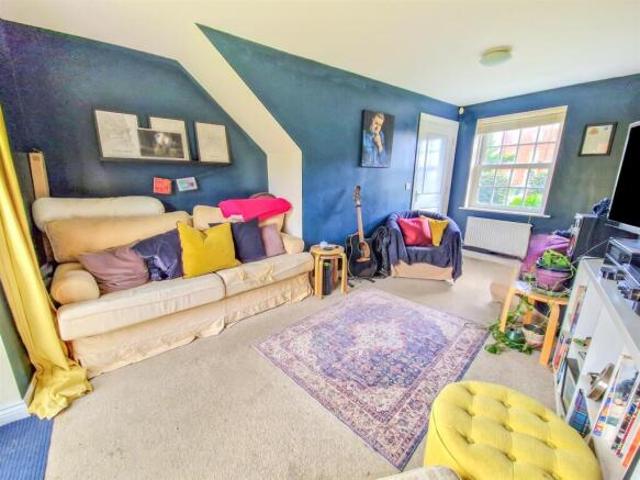 Townhouse for sale in Bedford
