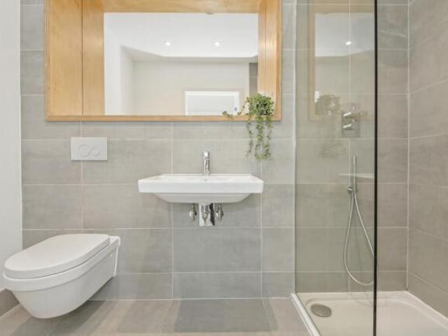 Townhouse for sale in Richmond Hill, West Yorkshire