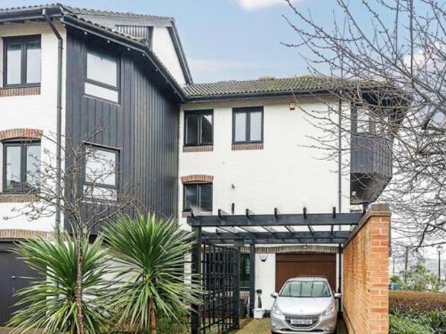 House for sale in Chilworth Old Village, Test Valley