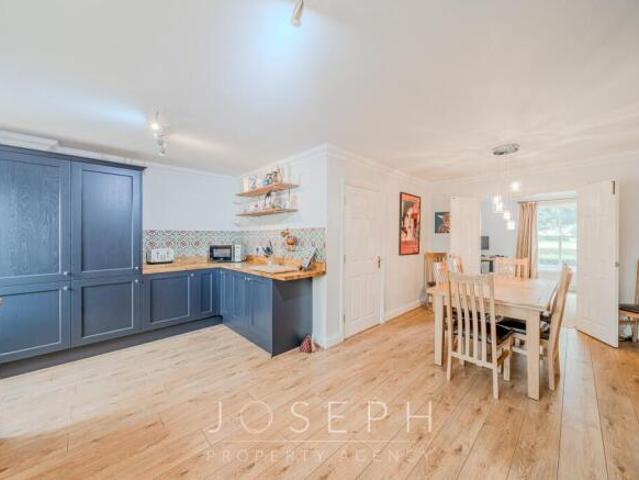 Townhouse for sale in Key Street, Suffolk