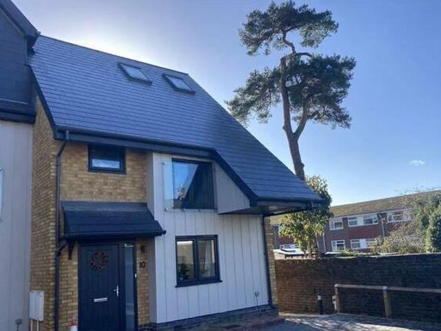 House for rent in Lyons, Greater London