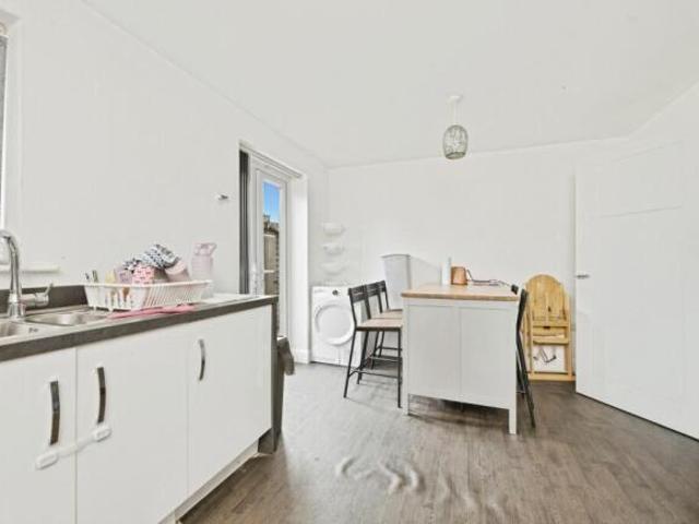 Townhouse for sale in Huddersfield, West Yorkshire
