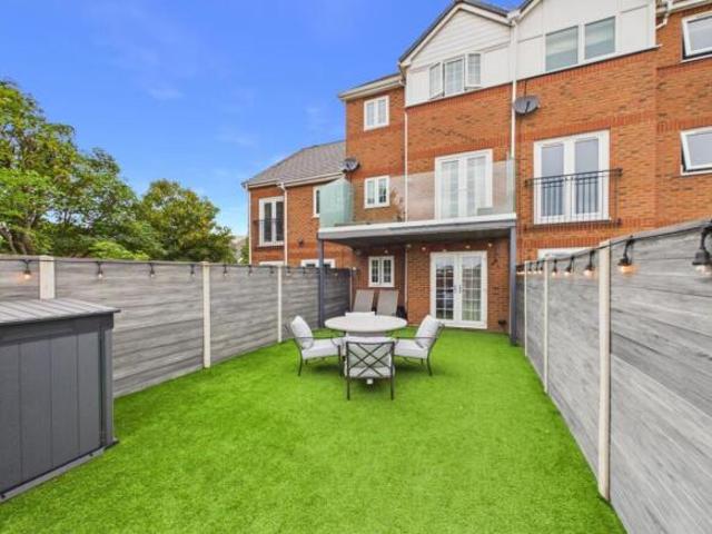 Townhouse for sale in Great Crosby, Sefton