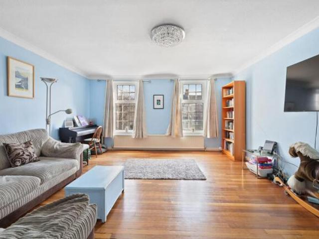 Property for sale in Cat Hill