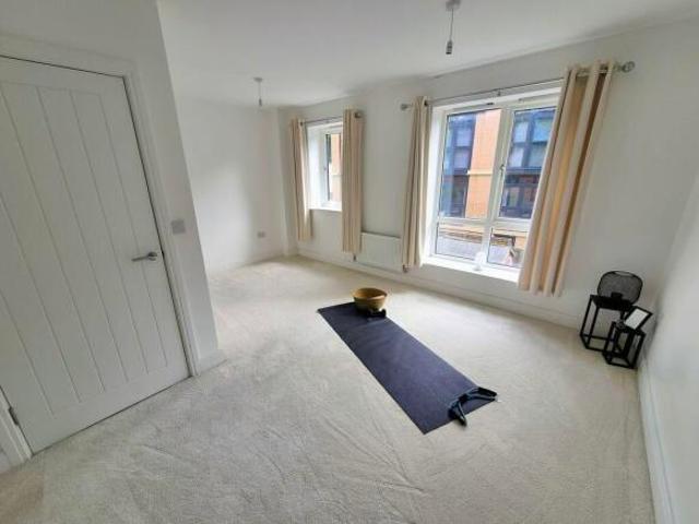 Townhouse for sale in Farsley, West Yorkshire