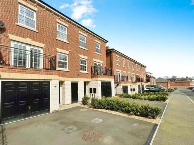House for sale in Eastmoor, West Yorkshire
