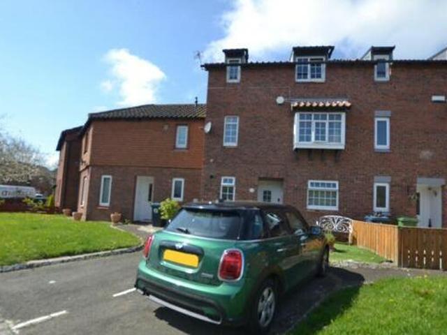 House for sale in Oxclose, Washington