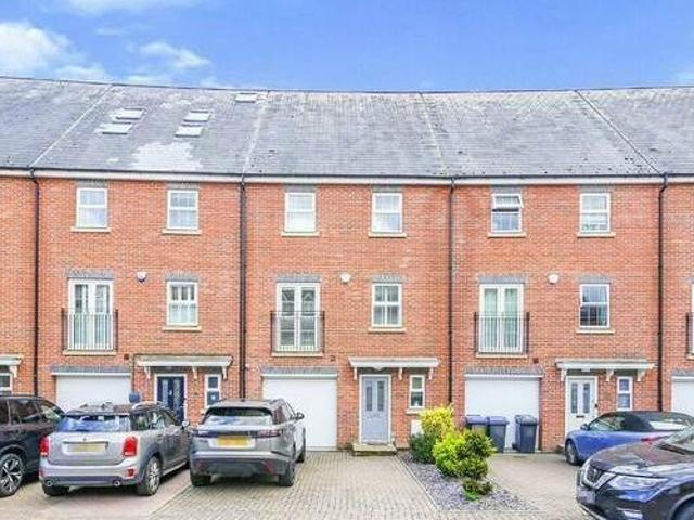 House for rent in Surrey