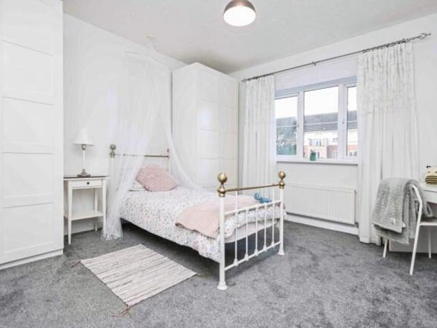 Townhouse for sale in Turves Green, West Midlands