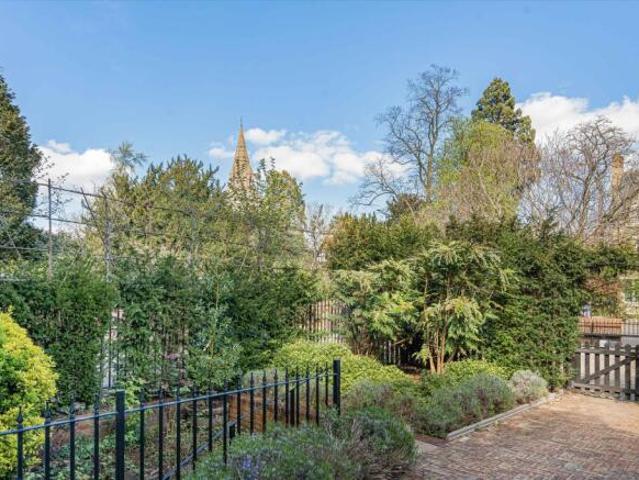 Townhouse for sale in The Slade, Oxfordshire