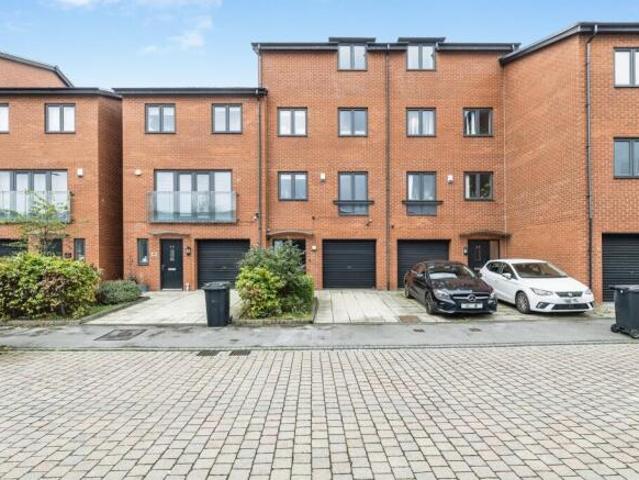 Townhouse for sale in Hunslet, Leeds