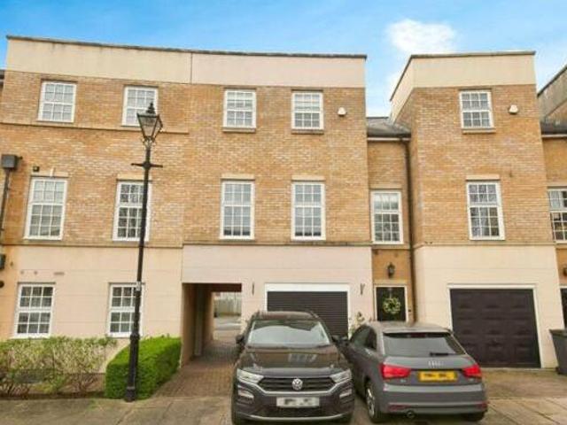 House for sale in High Field, York