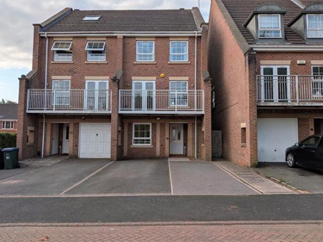 Apartment for rent in Cheylesmore, West Midlands