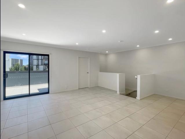 Townhouse for rent in South Morang, Melbourne