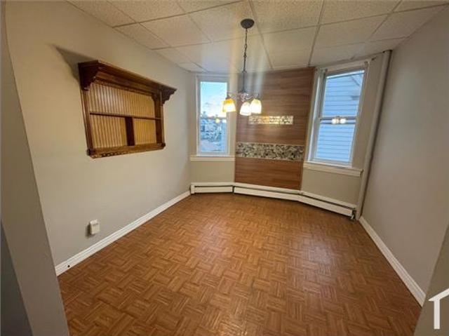 Townhouse for rent in Newark