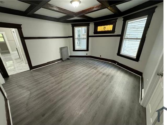 Townhouse for rent in Newark