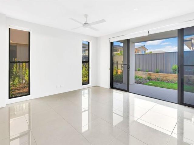 Townhouse for rent in Fernbrook, Queensland