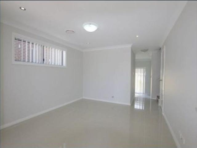 Townhouse for rent in Sydney, New South Wales